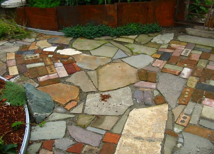 garden path ideas - mixed-material walkways