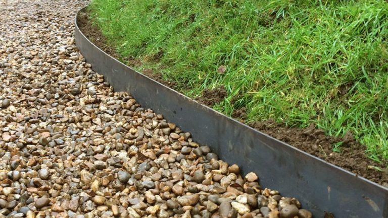 9 Amazing and Affordable Ideas on Landscape Edging